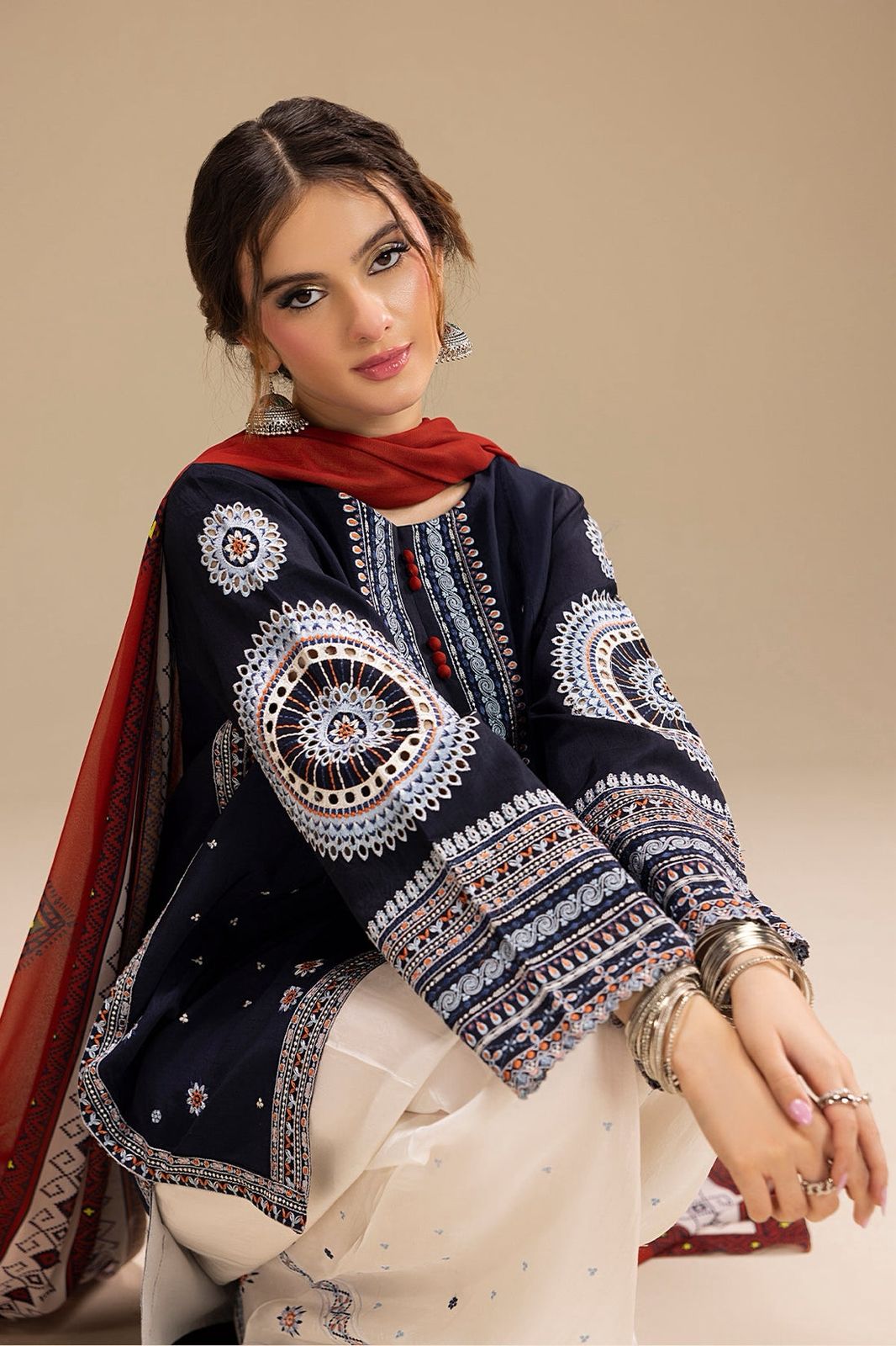 Jazmin 3pc Lawn Embroidered Suit