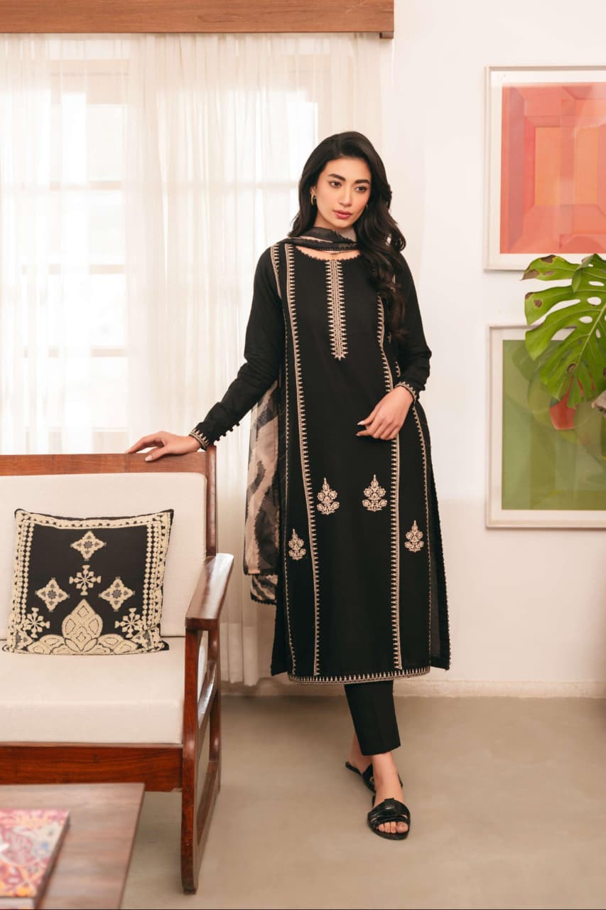 CROSS STITCH 3pc Embroidered Lawn Suit