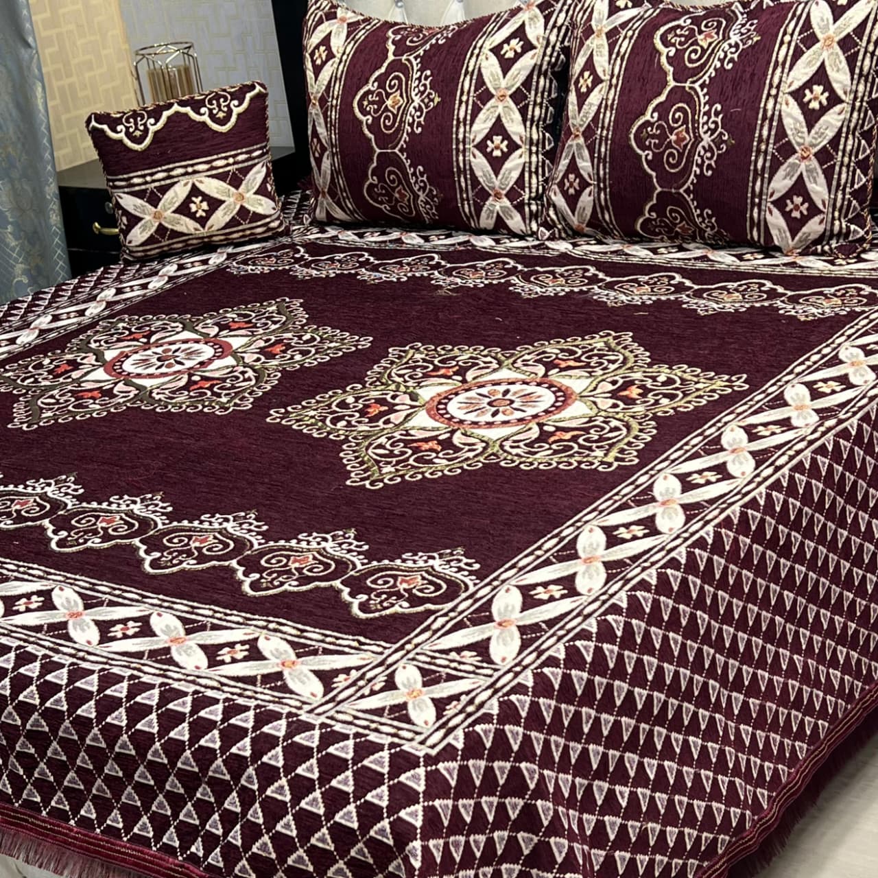 4Pc Velvet Jaquard Bedsheet King Size