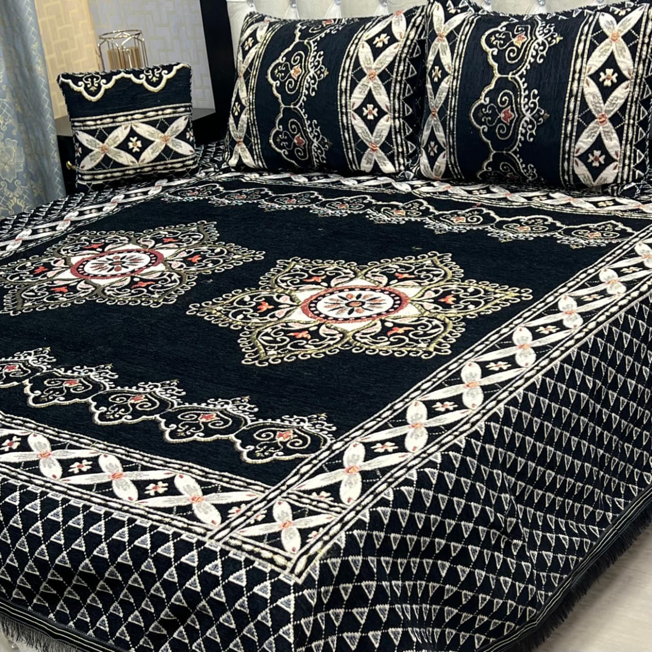 4Pc Velvet Jaquard Bedsheet King Size