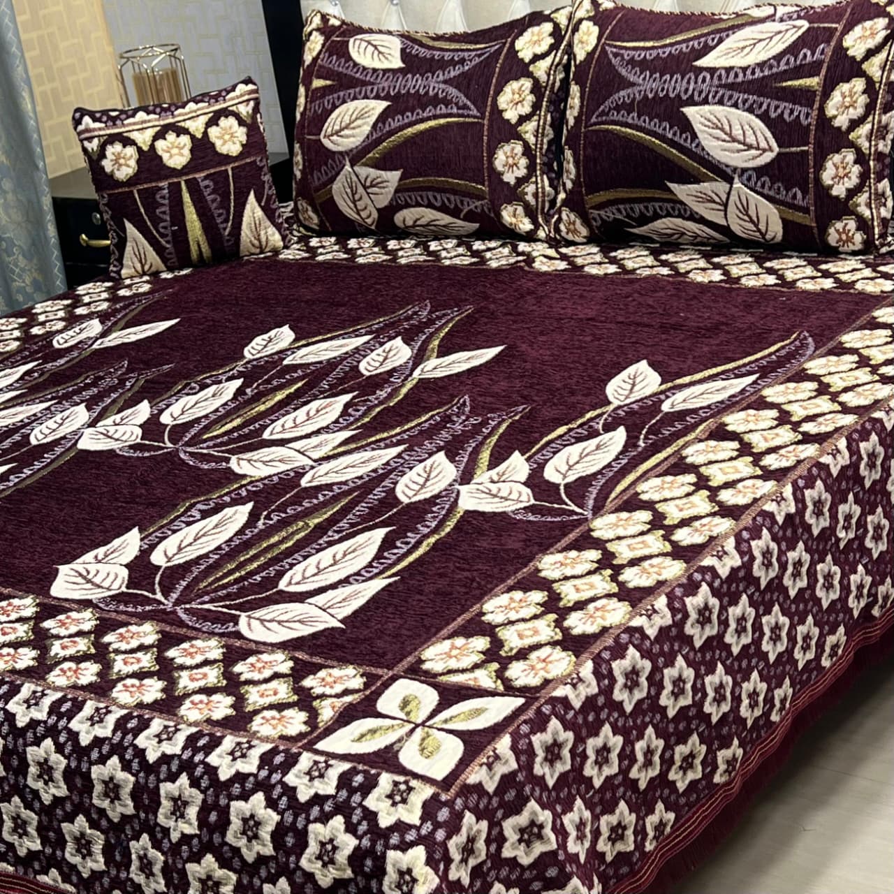 4Pc Velvet Jaquard Bedsheet King Size