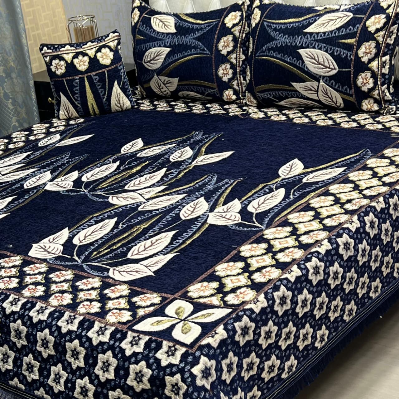 4Pc Velvet Jaquard Bedsheet King Size