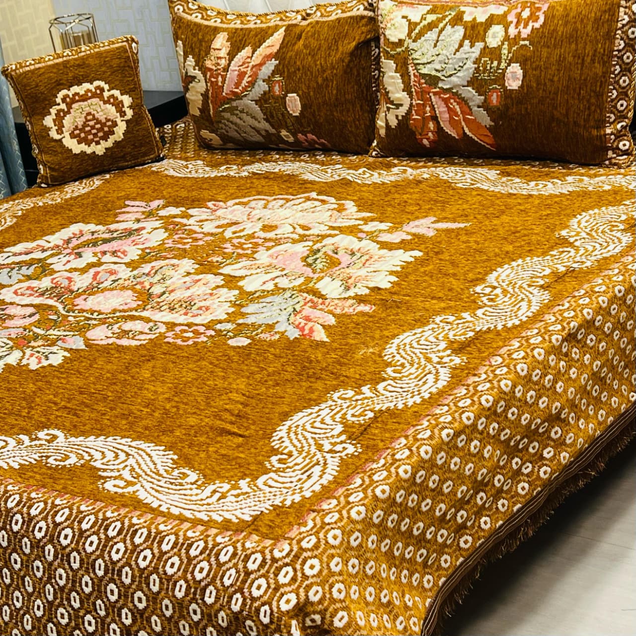 4Pc Velvet Jaquard Bedsheet King Size