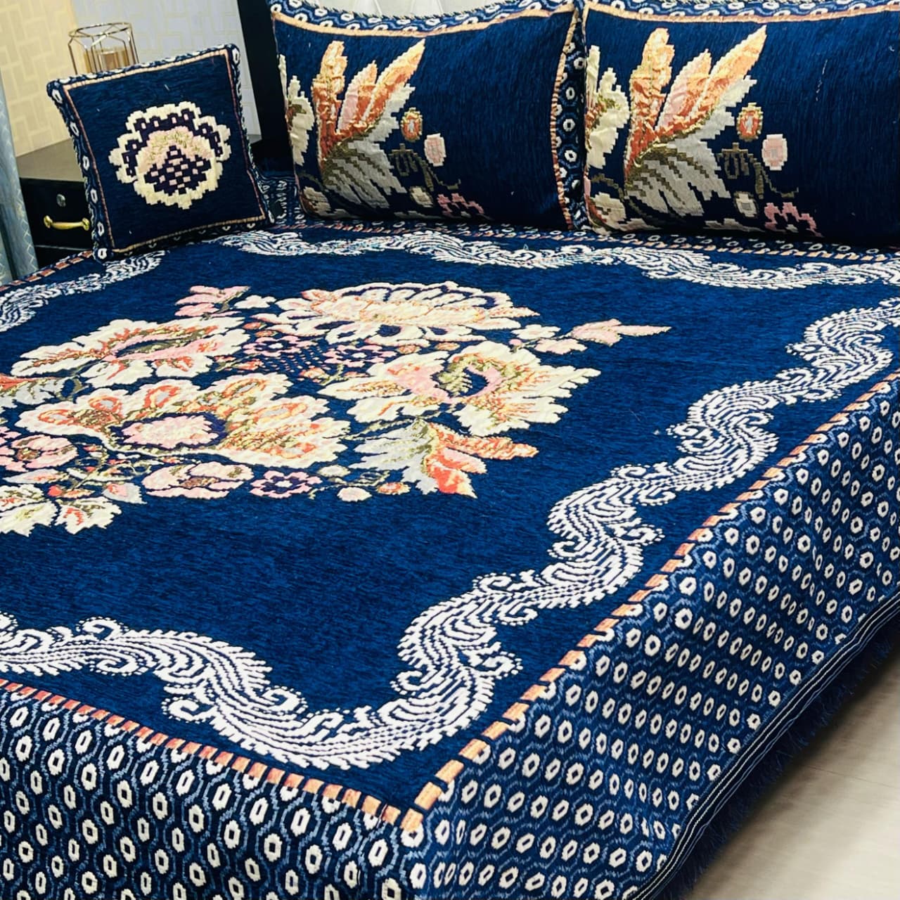 4Pc Velvet Jaquard Bedsheet King Size