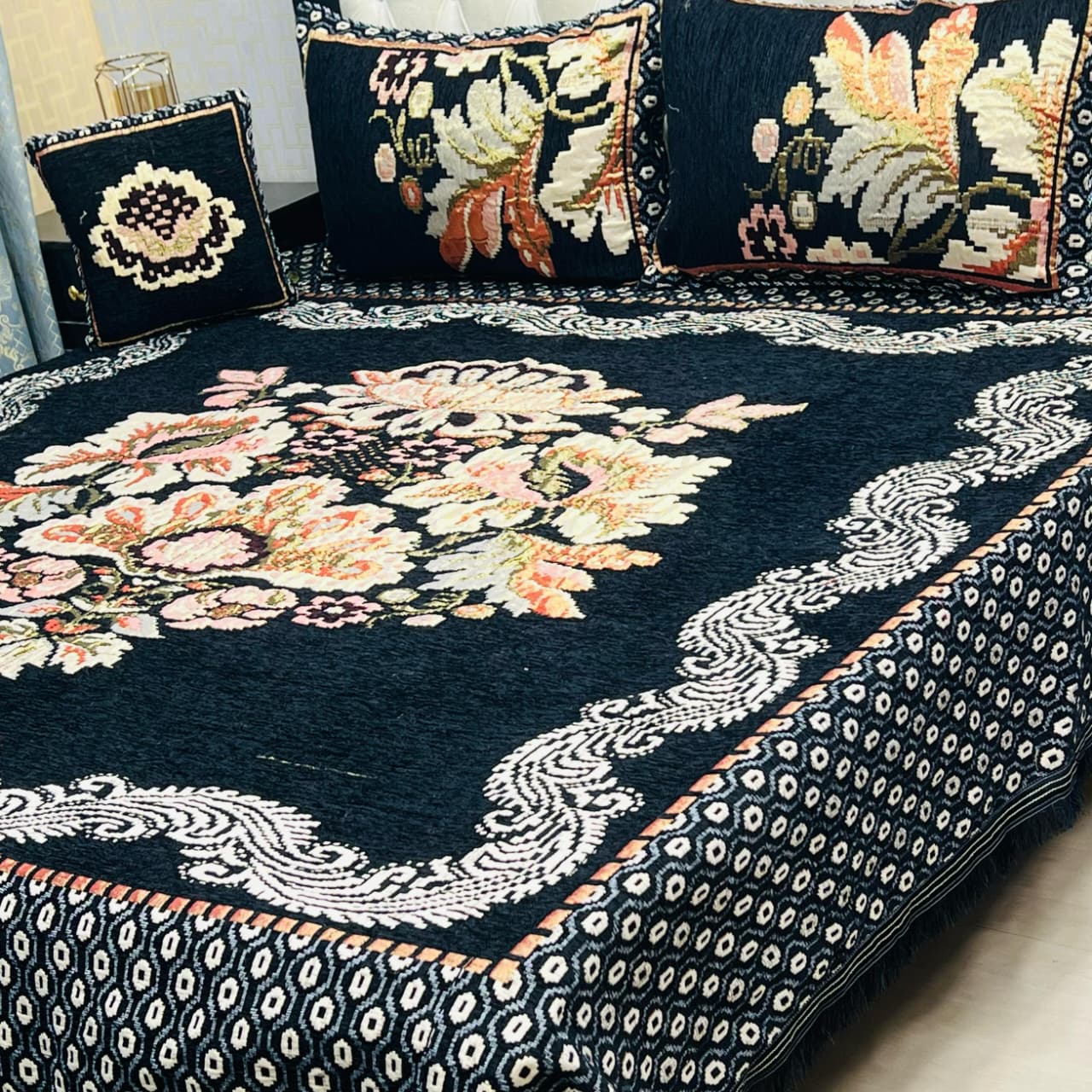 4Pc Velvet Jaquard Bedsheet King Size